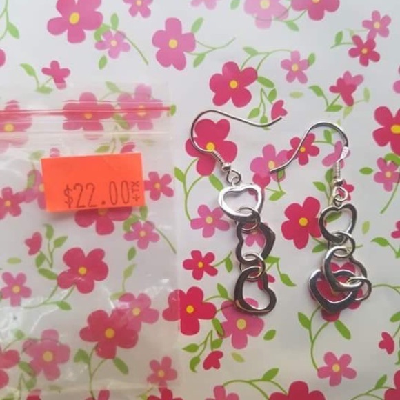 Jewelry - 💥5/$25💥Sterling silver earrings